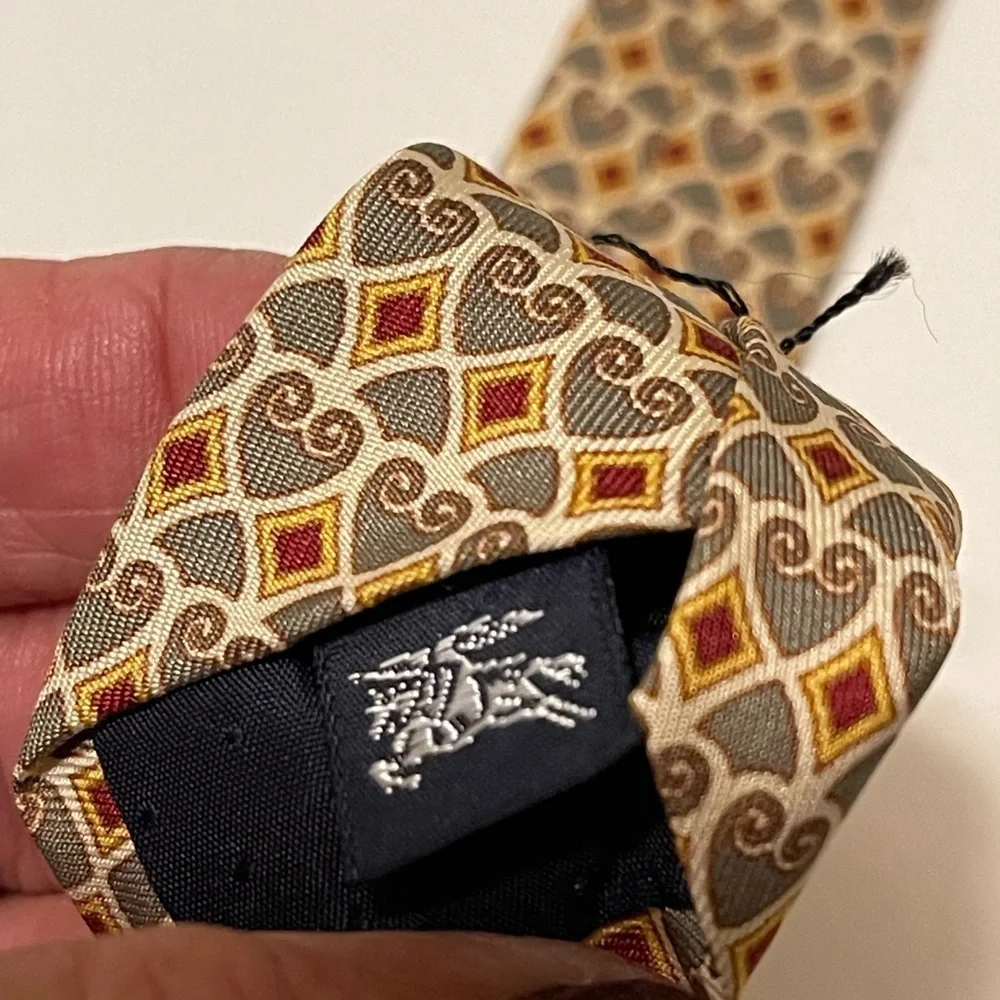 Burberry beautiful ties in good condition